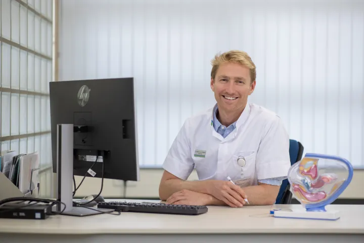 Nico Mensing op kantoor